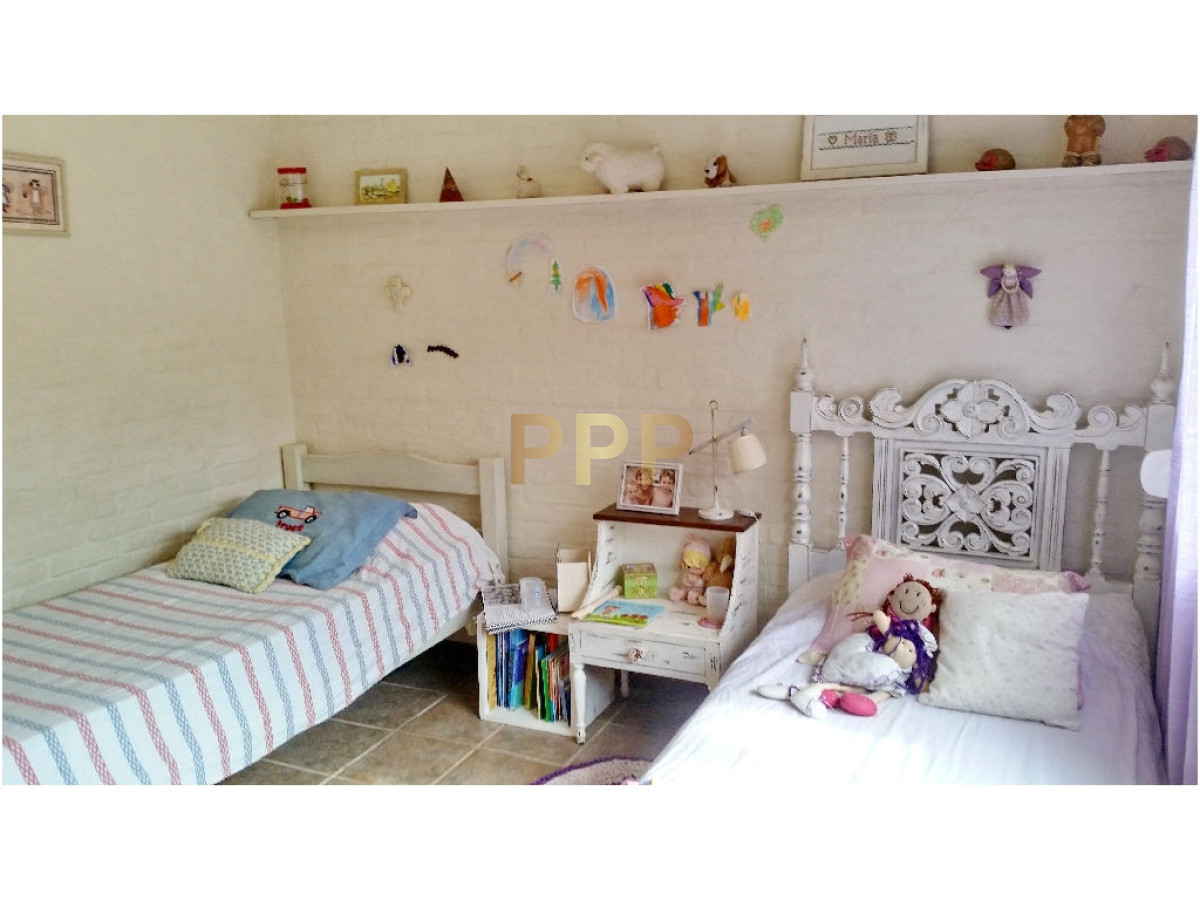 Casa ID.1741 - En  venta casa 4 dormitorios, con piscina en Pinares, Punta del Este