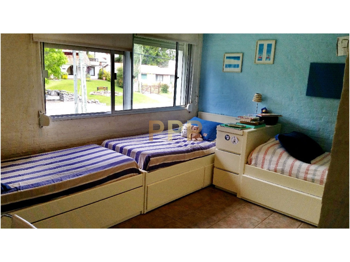 Casa ID.1741 - En  venta casa 4 dormitorios, con piscina en Pinares, Punta del Este