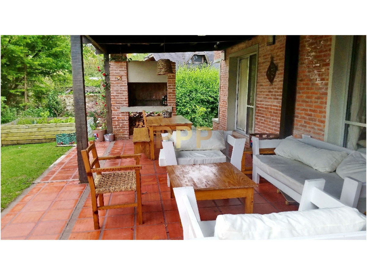 Casa ID.1741 - En  venta casa 4 dormitorios, con piscina en Pinares, Punta del Este