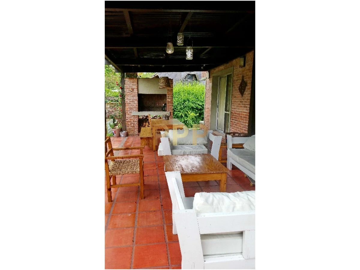 Casa ID.1741 - En  venta casa 4 dormitorios, con piscina en Pinares, Punta del Este