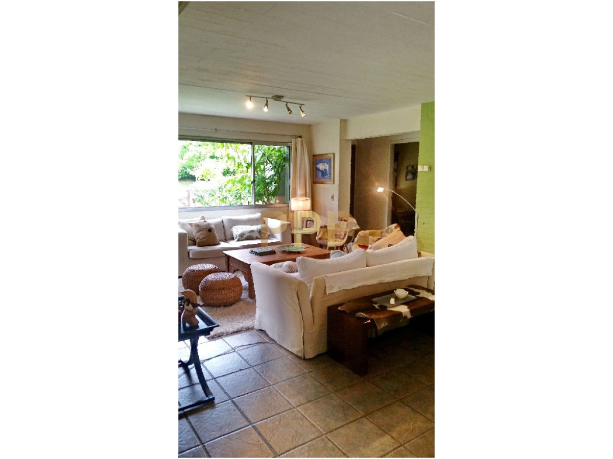 Casa ID.1741 - En  venta casa 4 dormitorios, con piscina en Pinares, Punta del Este