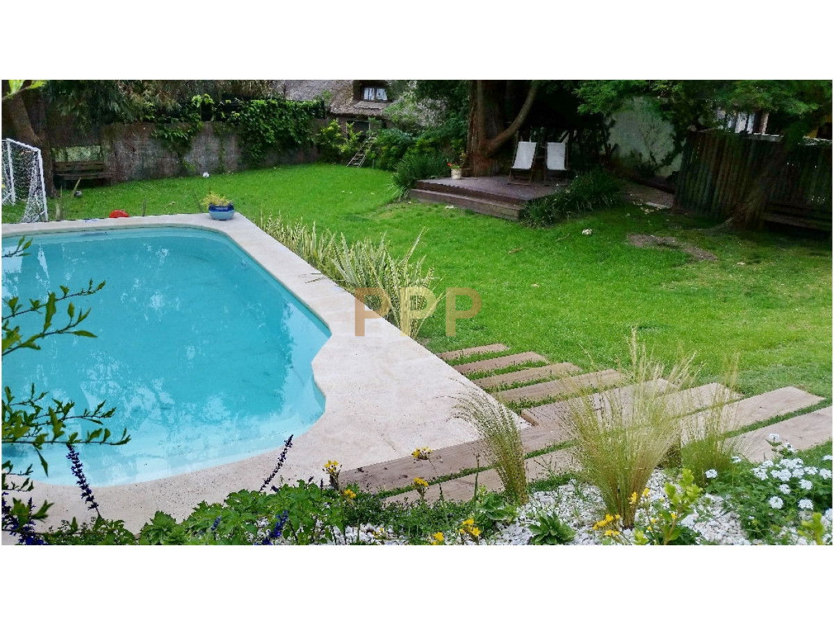 Casa ID.1741 - En  venta casa 4 dormitorios, con piscina en Pinares, Punta del Este