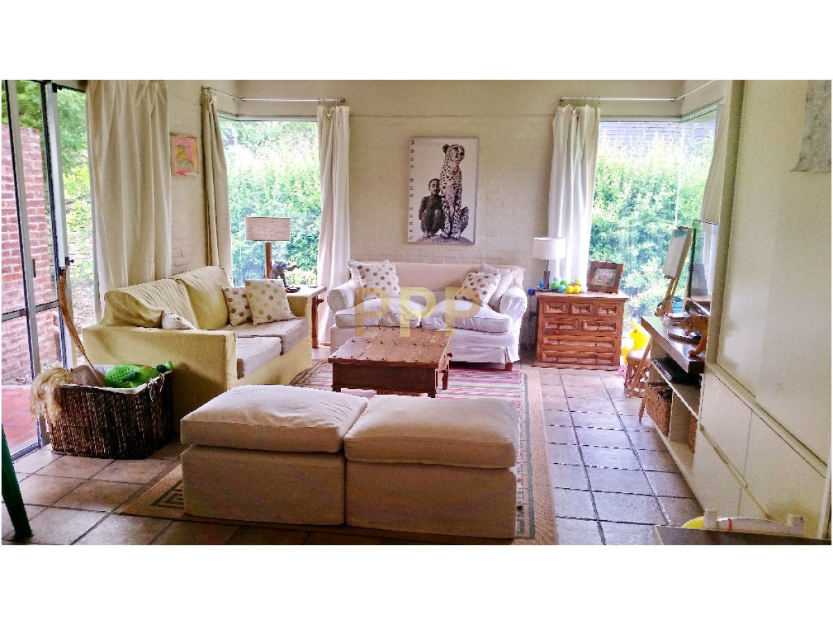 Casa ID.1741 - En  venta casa 4 dormitorios, con piscina en Pinares, Punta del Este