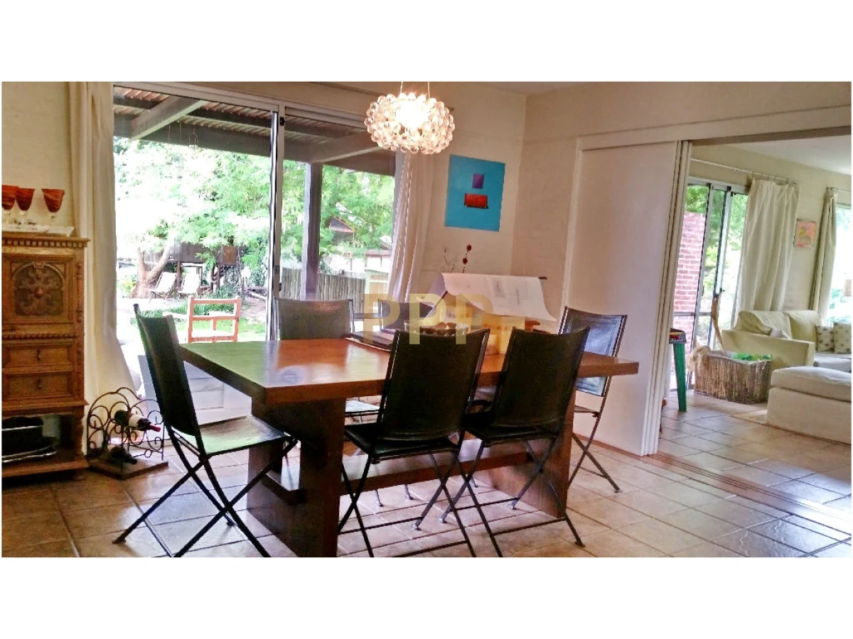 Casa ID.1741 - En  venta casa 4 dormitorios, con piscina en Pinares, Punta del Este
