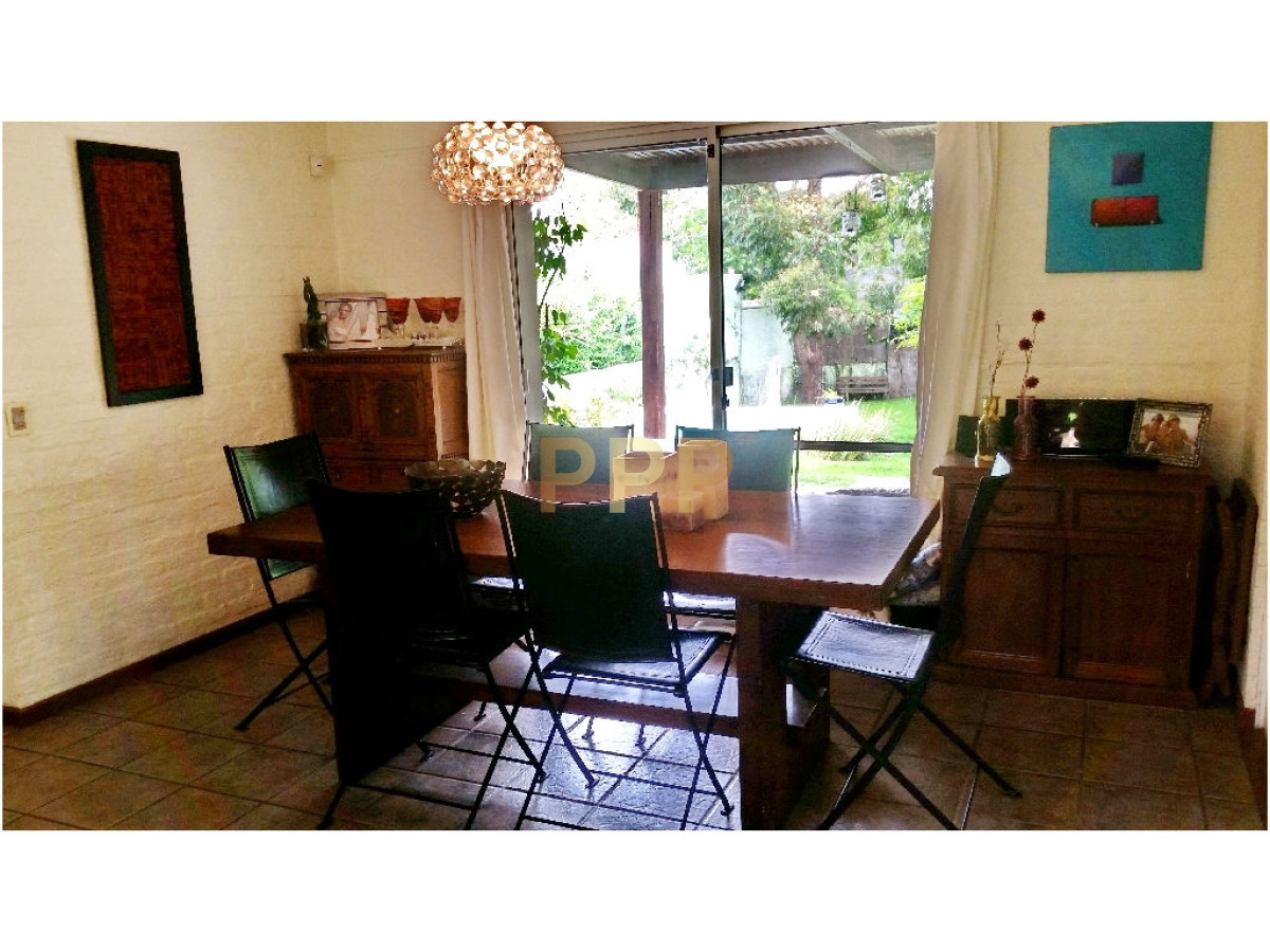 Casa ID.1741 - En  venta casa 4 dormitorios, con piscina en Pinares, Punta del Este
