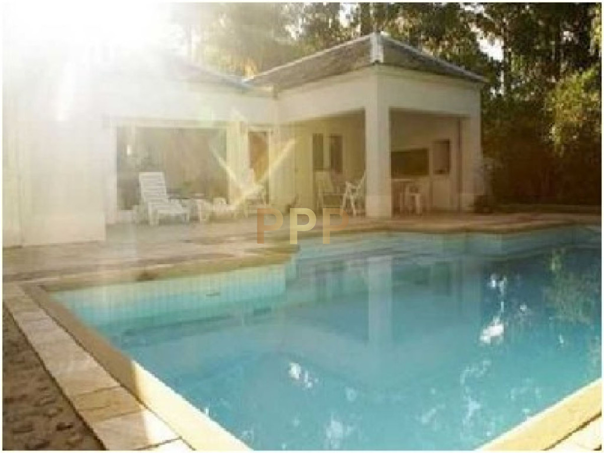 Casa ID.1573 - Casa en venta. Ambientes amplios, a metros del mar. Punta del Este.