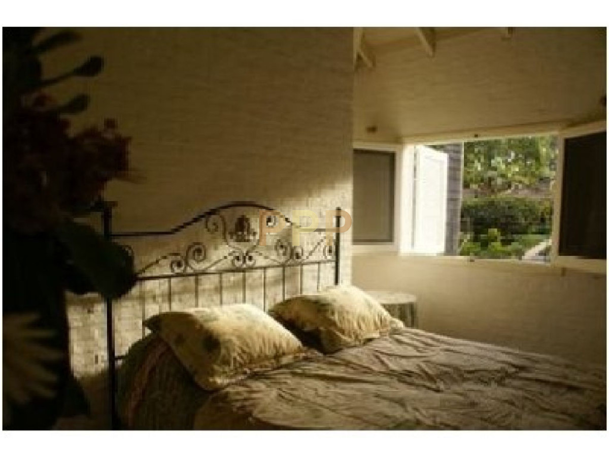 Casa ID.1573 - Casa en venta. Ambientes amplios, a metros del mar. Punta del Este.