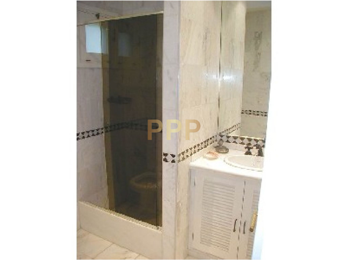 Casa ID.1573 - Casa en venta. Ambientes amplios, a metros del mar. Punta del Este.