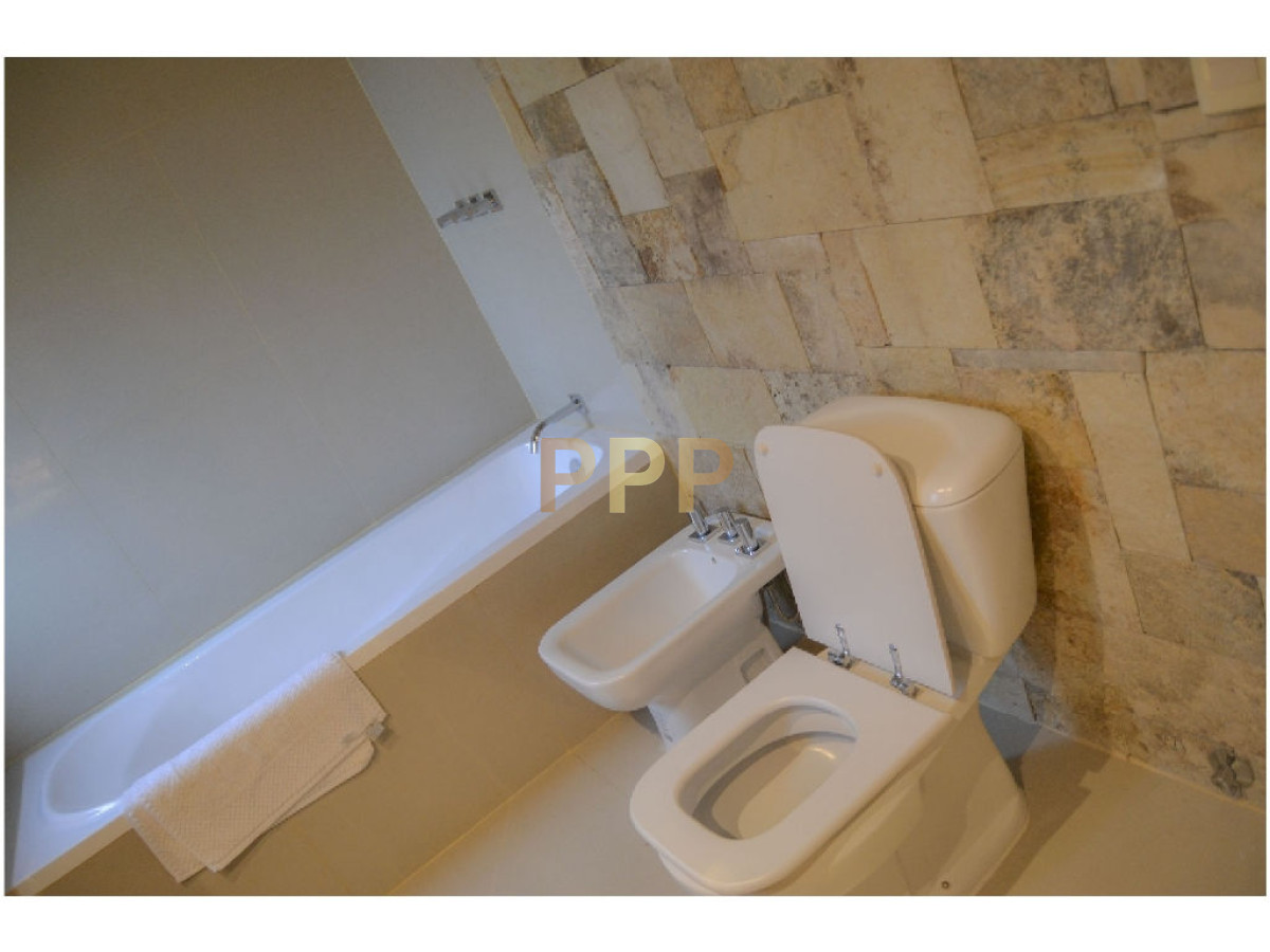 Casa ID.1578 - Casa en venta. Excelente zona. Punta del Este. 