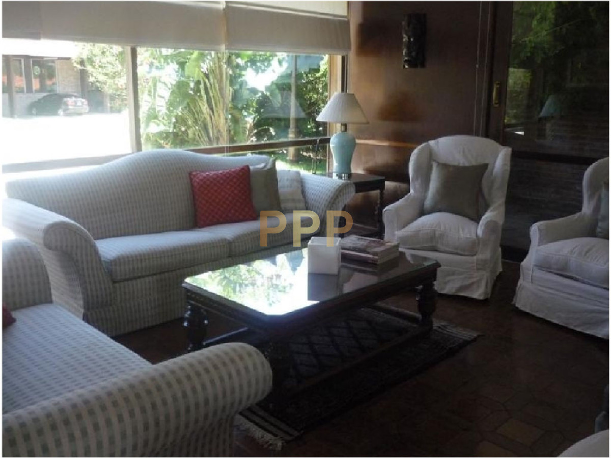 Casa ID.1580 - Casa en venta. Excelente zona.Punta del este. Ambientes amplios, confortables.