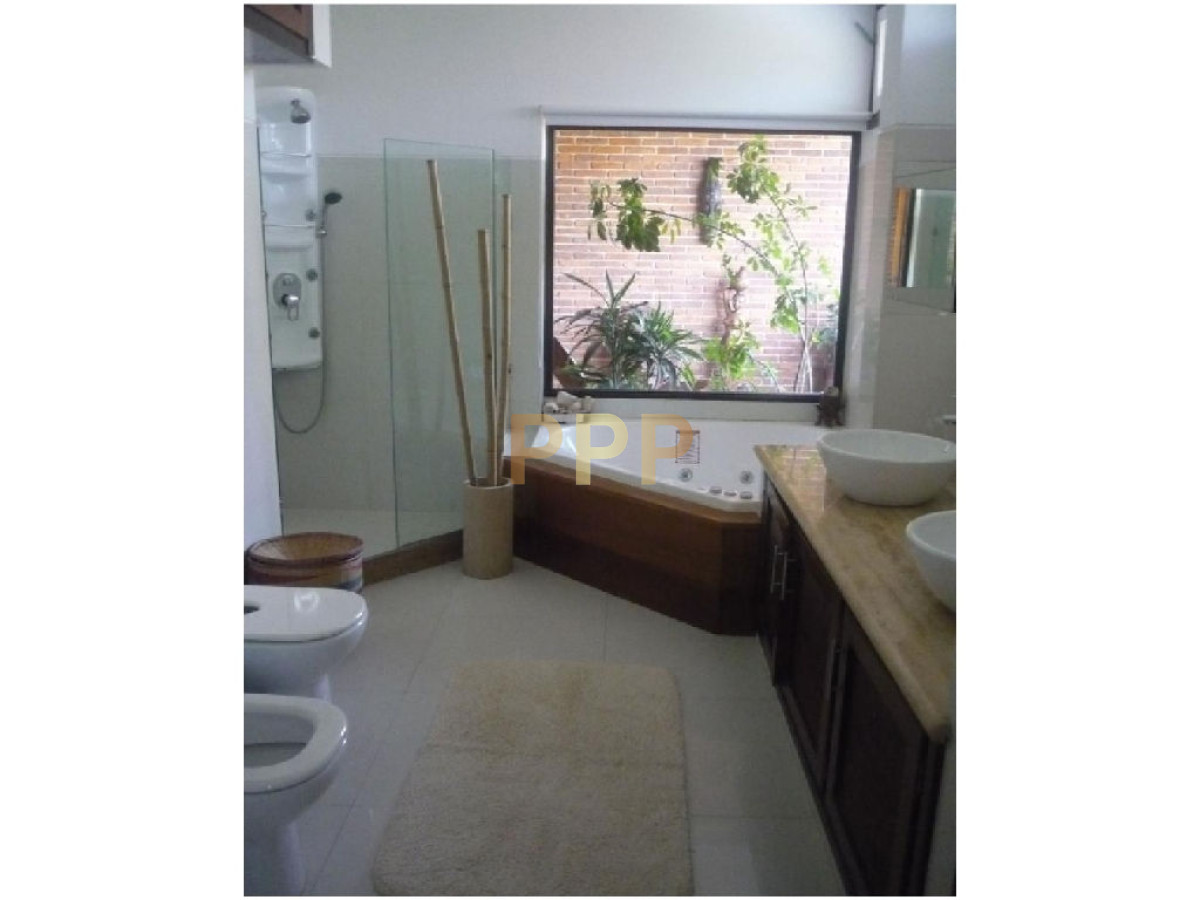 Casa ID.1580 - Casa en venta. Excelente zona.Punta del este. Ambientes amplios, confortables.