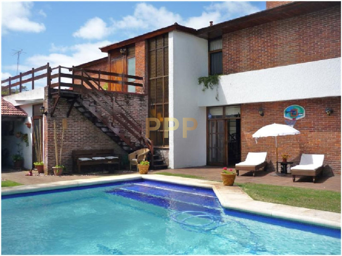 Casa ID.1580 - Casa en venta. Excelente zona.Punta del este. Ambientes amplios, confortables.