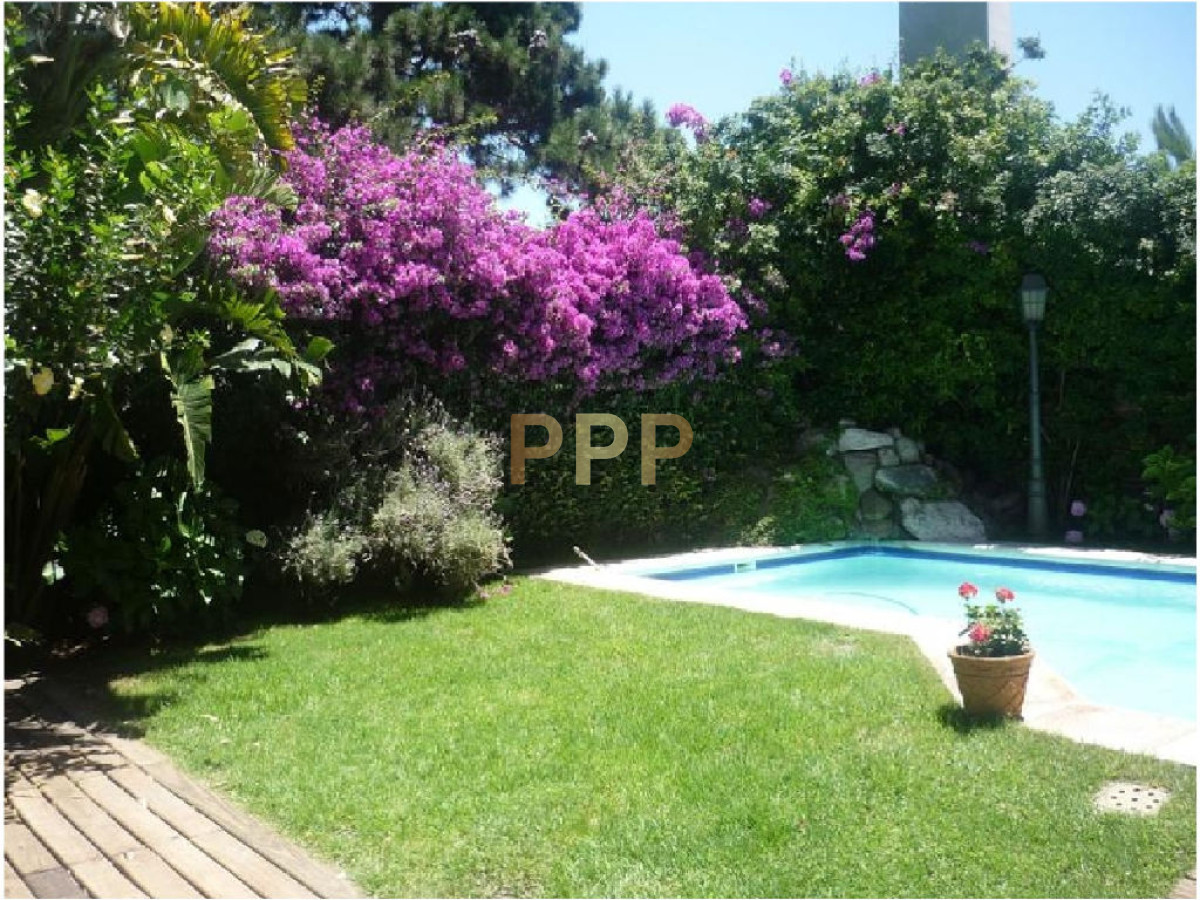 Casa ID.1580 - Casa en venta. Excelente zona.Punta del este. Ambientes amplios, confortables.