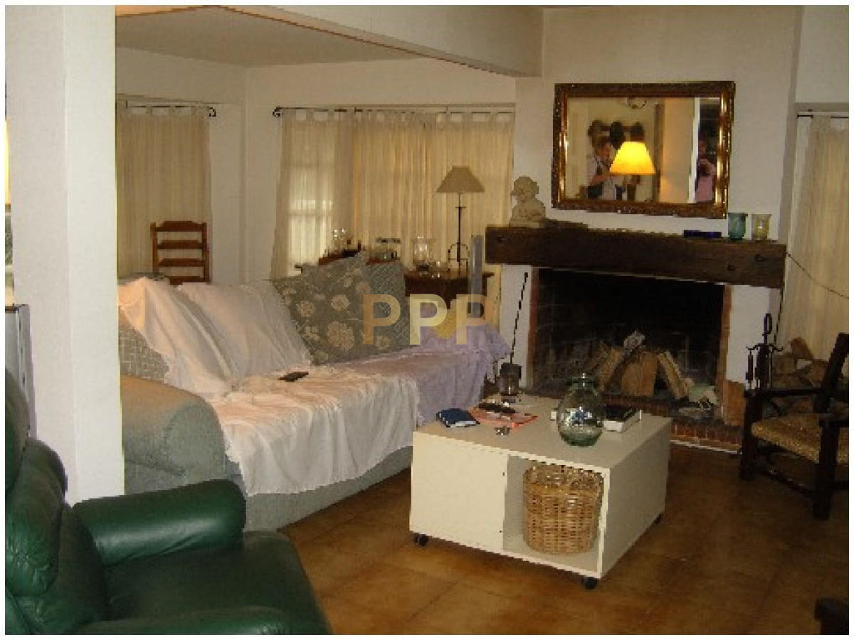 Casa ID.1591 - Casa en venta, a dos cuadras del mar, Playa mansa - Punta del Este.