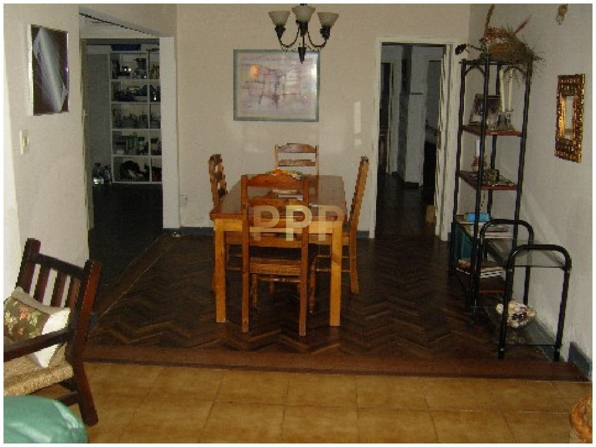 Casa ID.1591 - Casa en venta, a dos cuadras del mar, Playa mansa - Punta del Este.