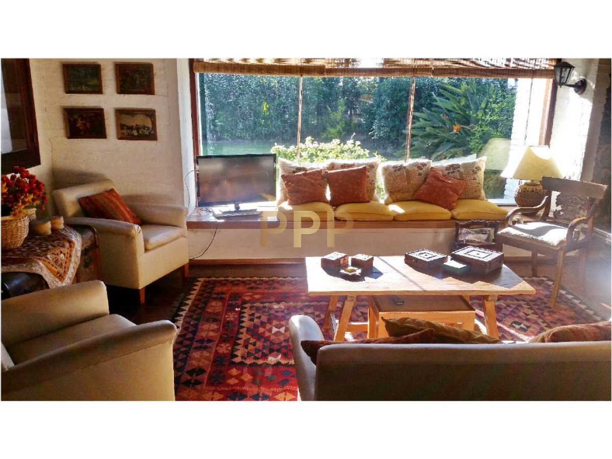 Casa ID.1548 - Casa en Pinares, 3 dormitorios *
