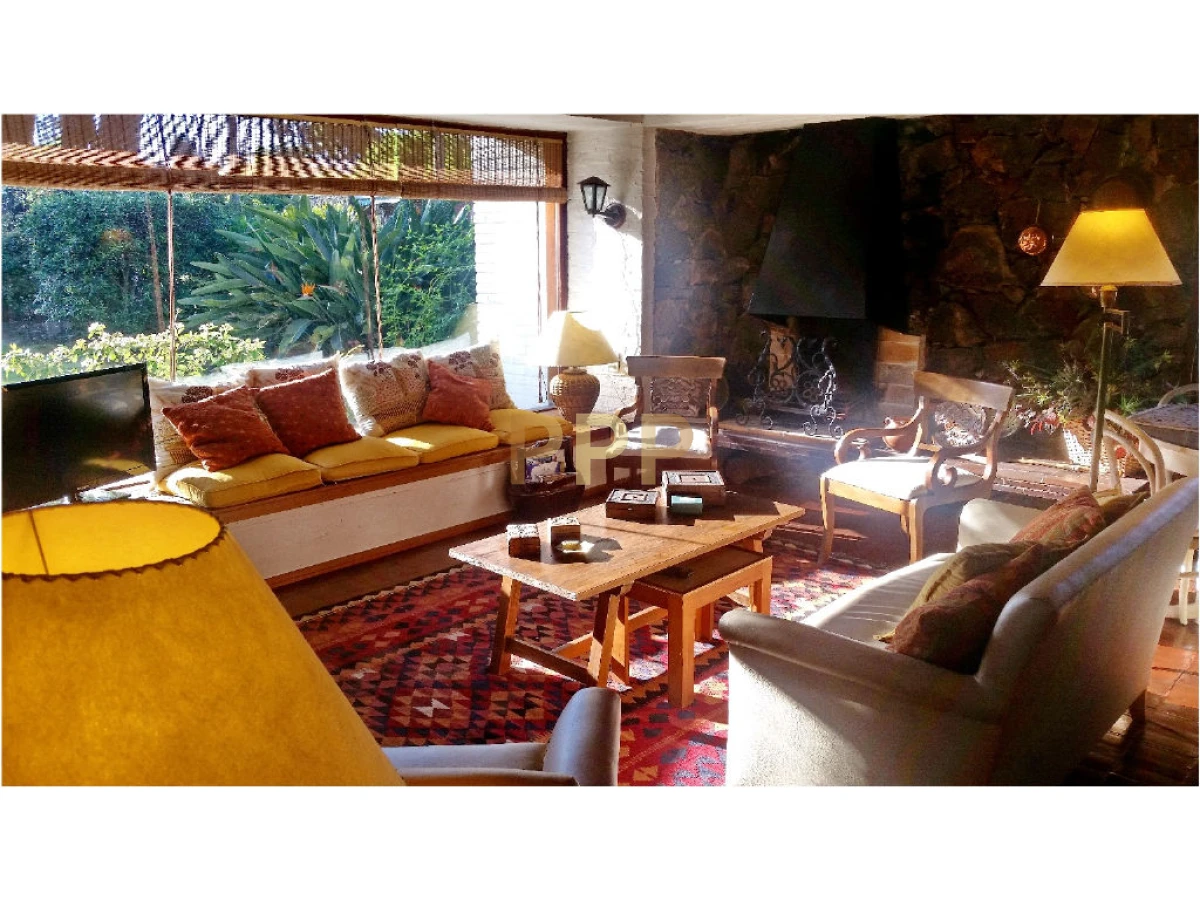 Casa ID.1548 - Casa en Pinares, 3 dormitorios *