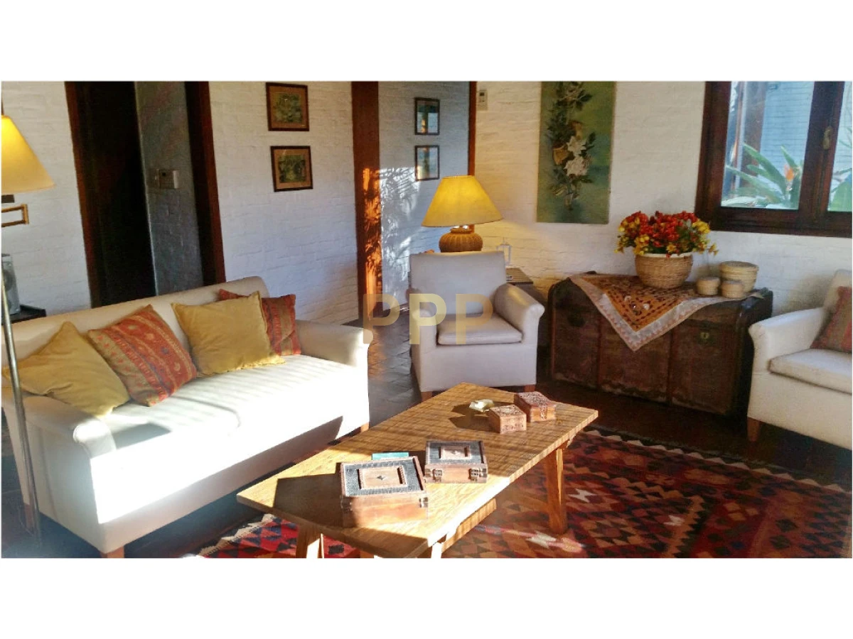 Casa ID.1548 - Casa en Pinares, 3 dormitorios *