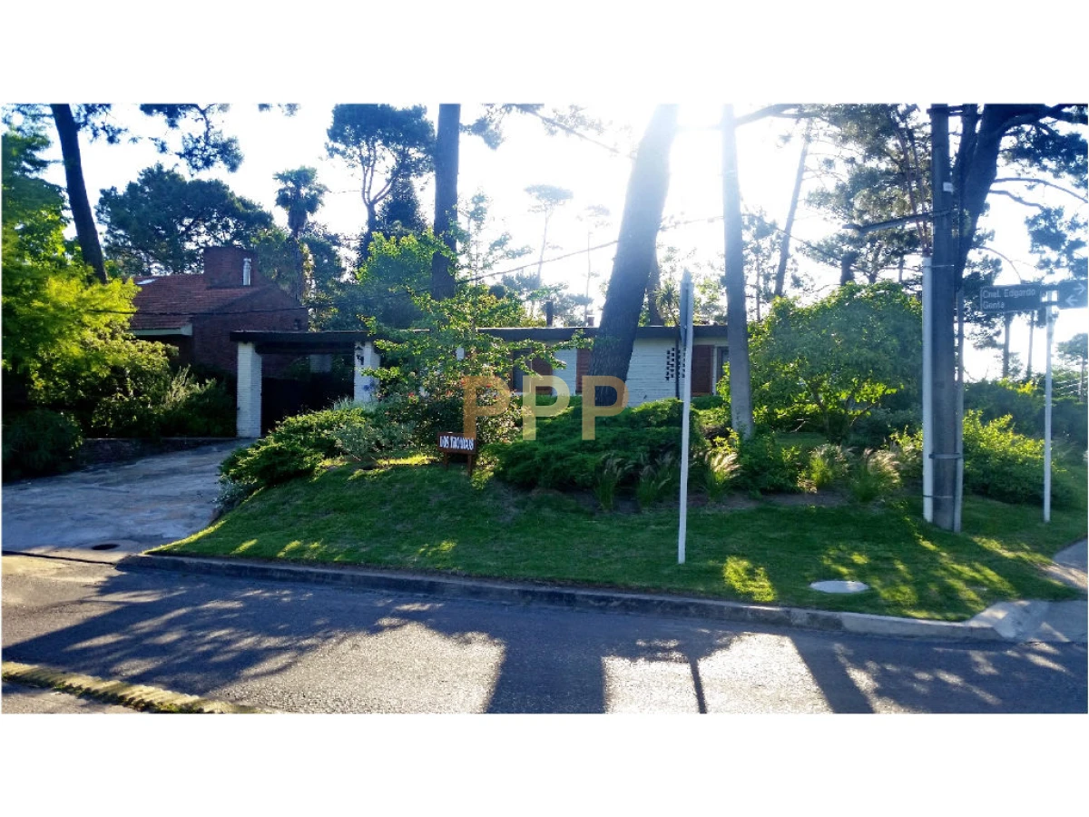 Casa ID.1548 - Casa en Pinares, 3 dormitorios *