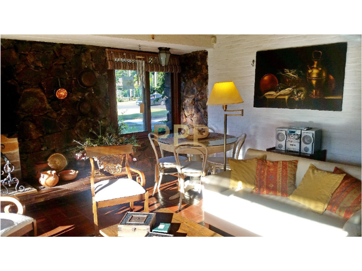 Casa ID.1548 - Casa en Pinares, 3 dormitorios *