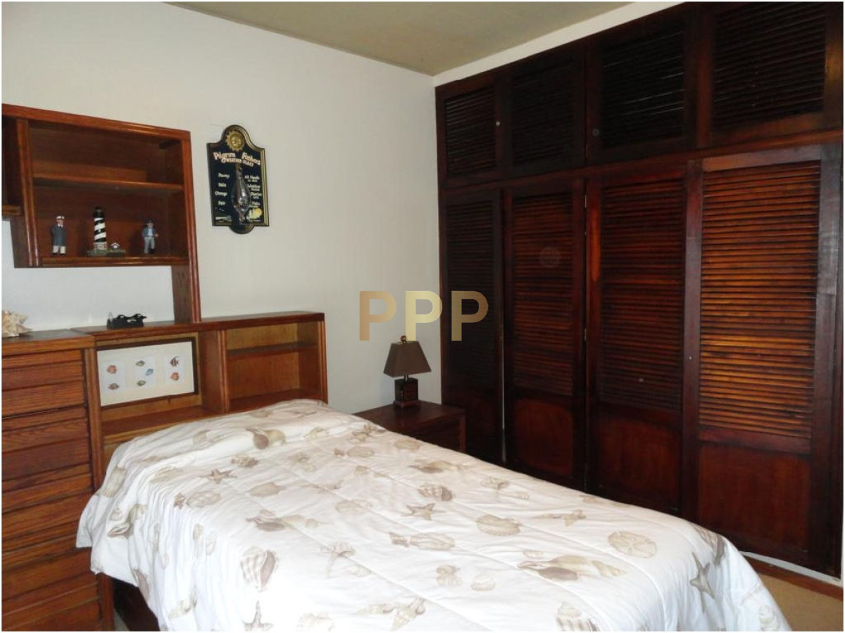 Casa ID.1549 - Gran casa de 5 dormitorios en alquiler en brava, Punta del Este.