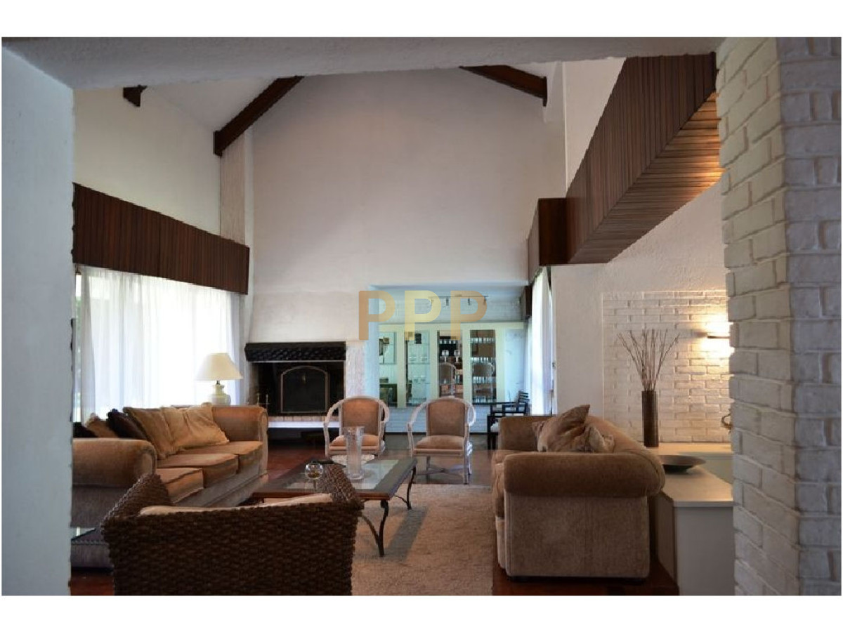 Casa ID.1615 - Casa en venta. Zona Cantegril. Punta del este.