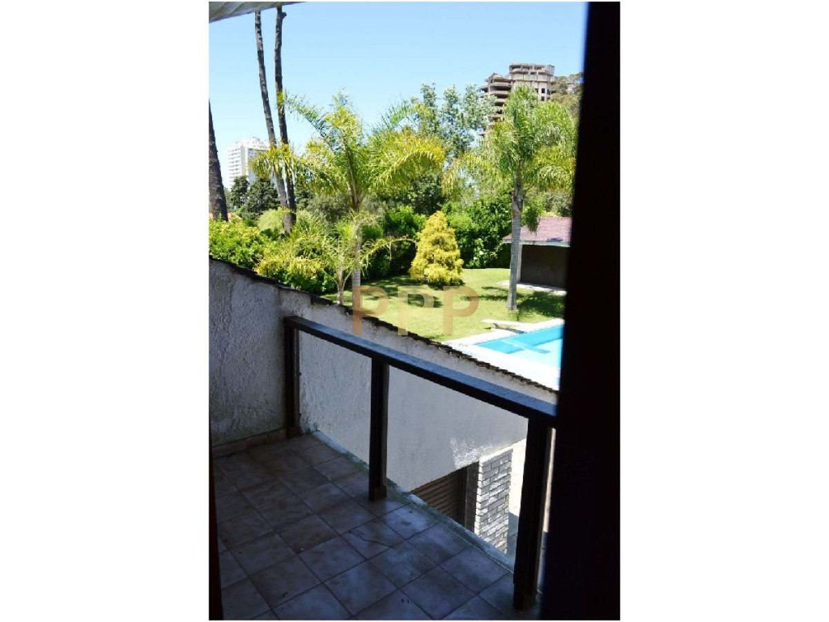 Casa ID.1615 - Casa en venta. Zona Cantegril. Punta del este.