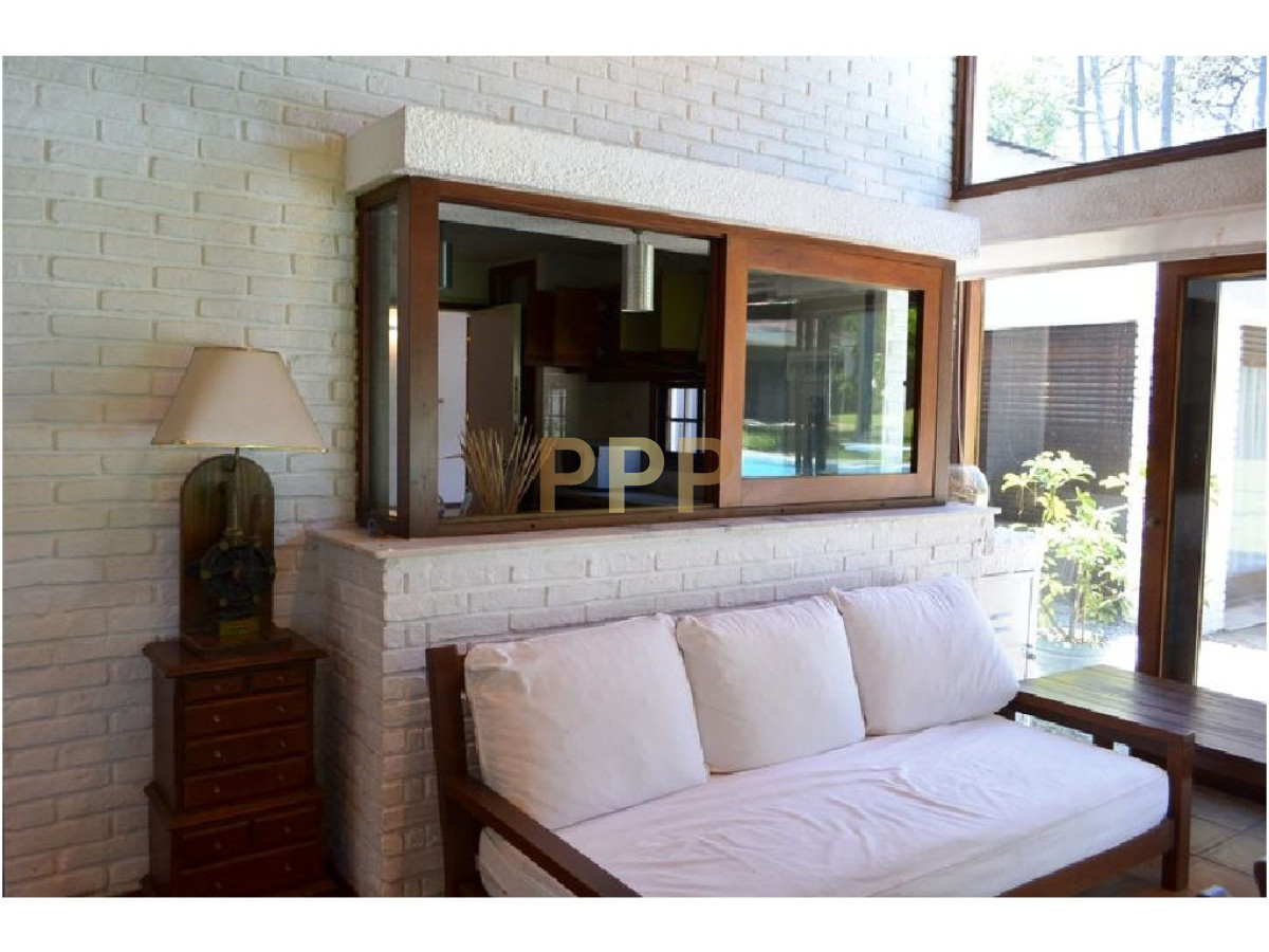 Casa ID.1615 - Casa en venta. Zona Cantegril. Punta del este.