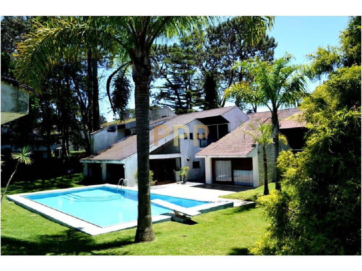 Casa ID.1615 - Casa en venta. Zona Cantegril. Punta del este.