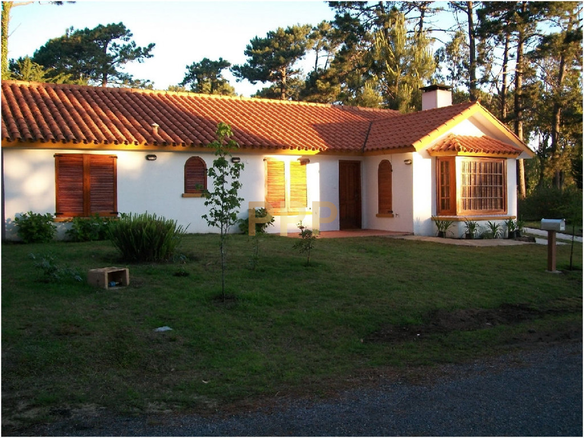 Casa ID.1551 - Casa en San Rafael, 3 dormitorios + dep.con baño (Cuarto dormitorio)
