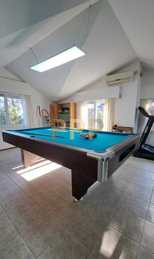 Casa ID.4225 - Casa en venta, Pinares a dos cuadras del mar.