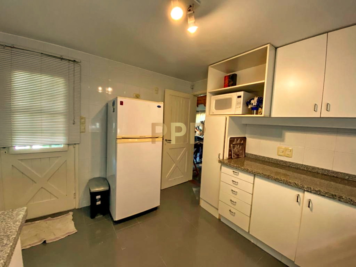 Casa ID.1675 - Casa en Brava, 3 dormitorios y demás con piscina!!!
