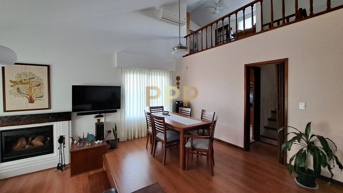 Casa ID.4225 - Casa en venta, Pinares a dos cuadras del mar.