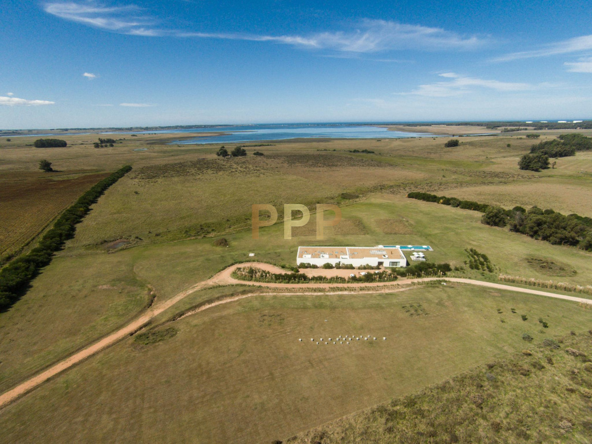 Chacra ID.2629 - Espectacular chacra en RincÃ³n de JosÃ© Ignacio, con vista a la laguna.