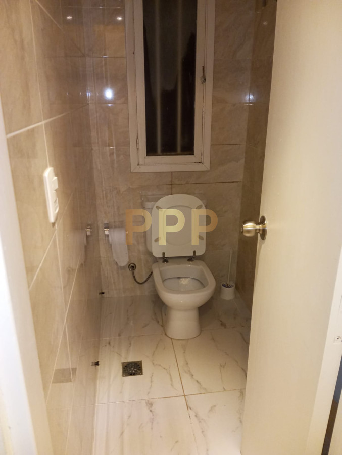 Local Comercial ID.4052 - En venta, local en el centro de Maldonado.