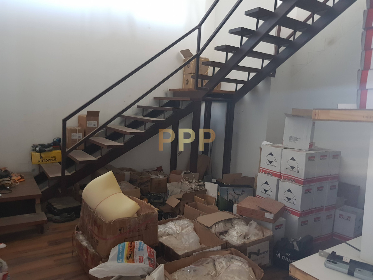 Local Comercial ID.2619 - Excelente galpon con oficinas, 600 m2, en Maldonado.