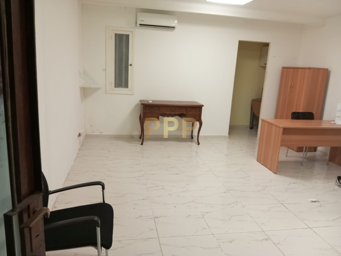 Local Comercial ID.4052 - En venta, local en el centro de Maldonado.