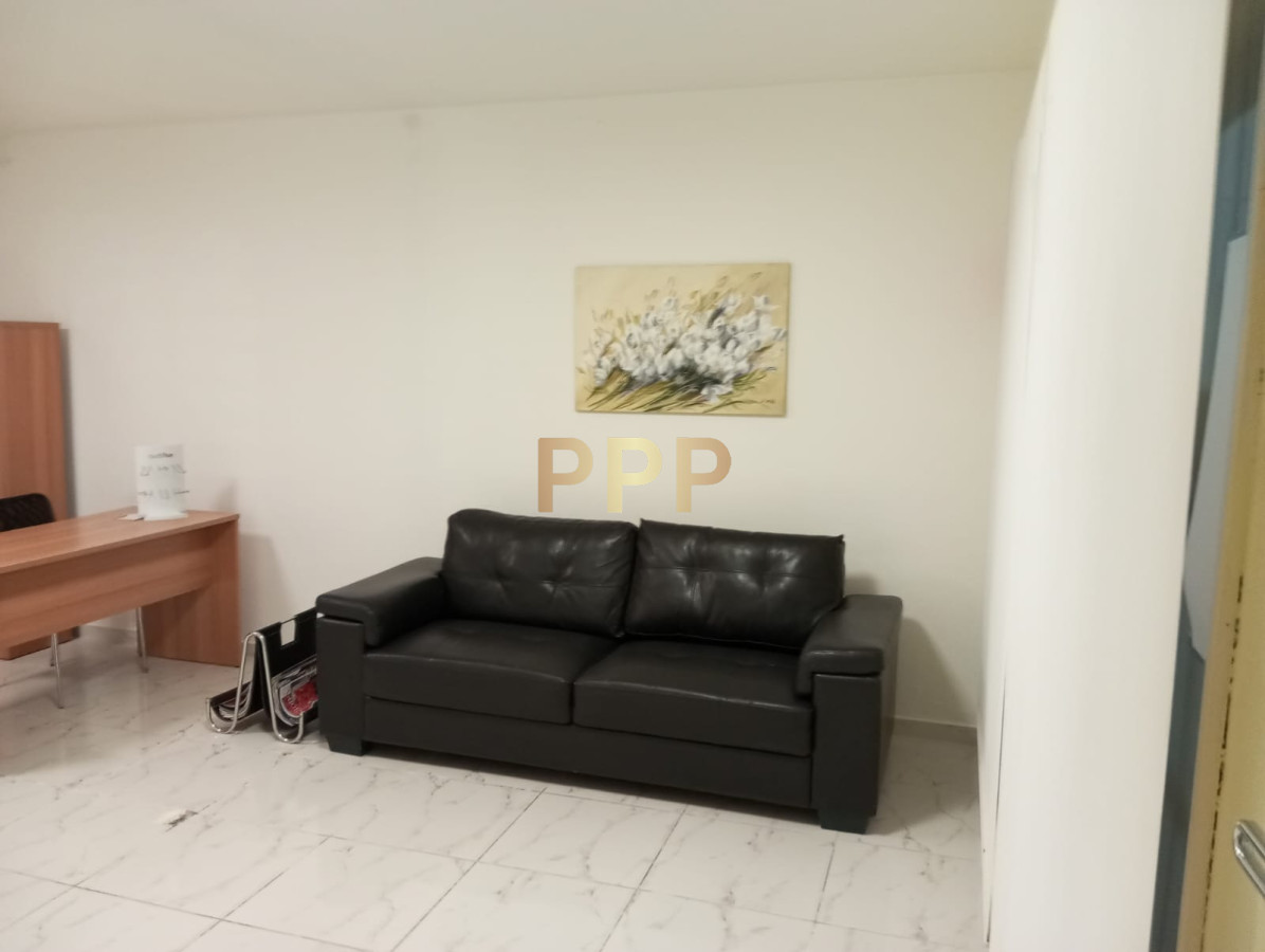 Local Comercial ID.4052 - En venta, local en el centro de Maldonado.