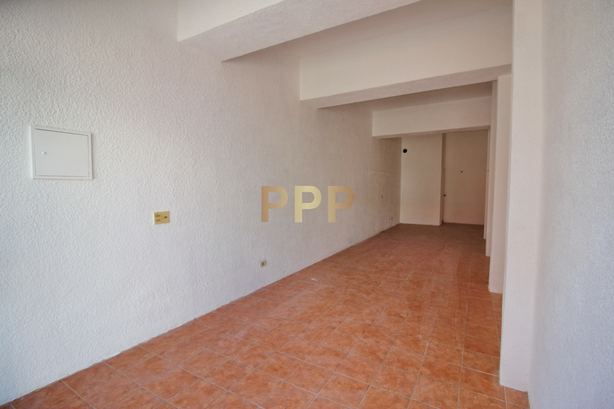 Local Comercial ID.2081 - Alquilo o vendo Local a la calle en Punta del Este, Peninsula.
