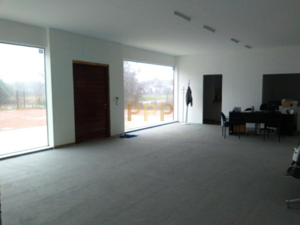 Local Comercial ID.2619 - Excelente galpon con oficinas, 600 m2, en Maldonado.