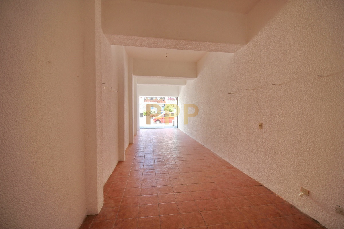 Local Comercial ID.2081 - Alquilo o vendo Local a la calle en Punta del Este, Peninsula.