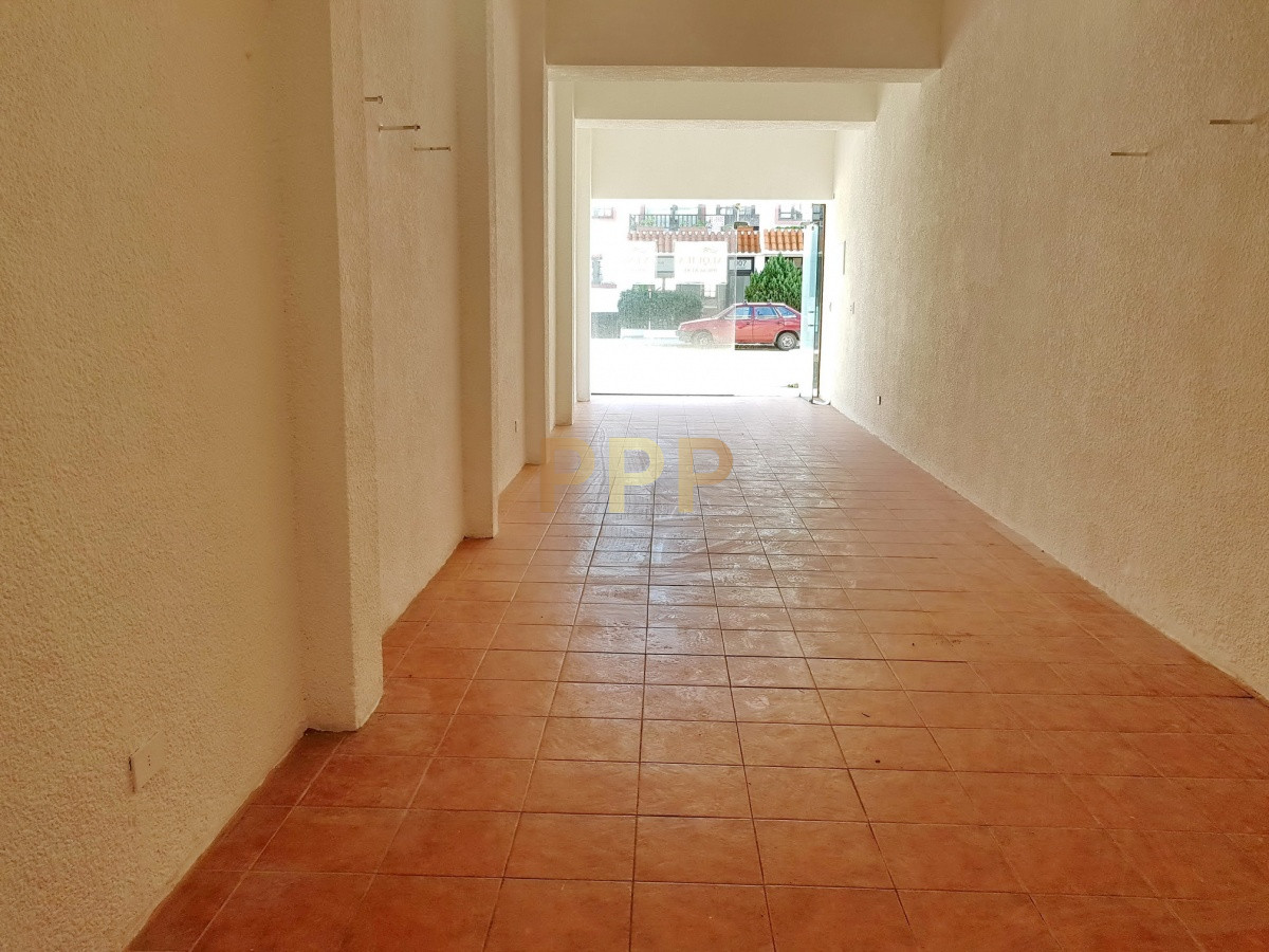 Local Comercial ID.2081 - Alquilo o vendo Local a la calle en Punta del Este, Peninsula.
