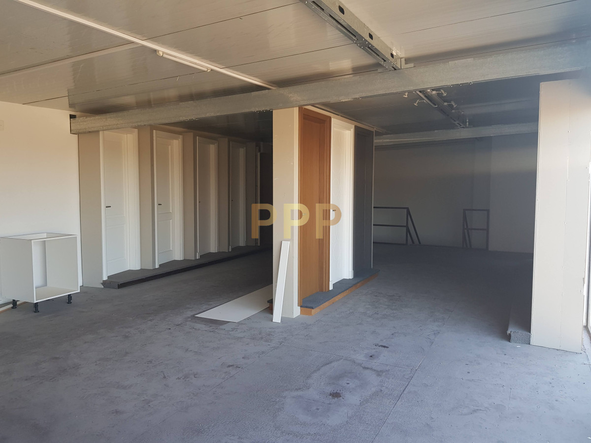 Local Comercial ID.2619 - Excelente galpon con oficinas, 600 m2, en Maldonado.