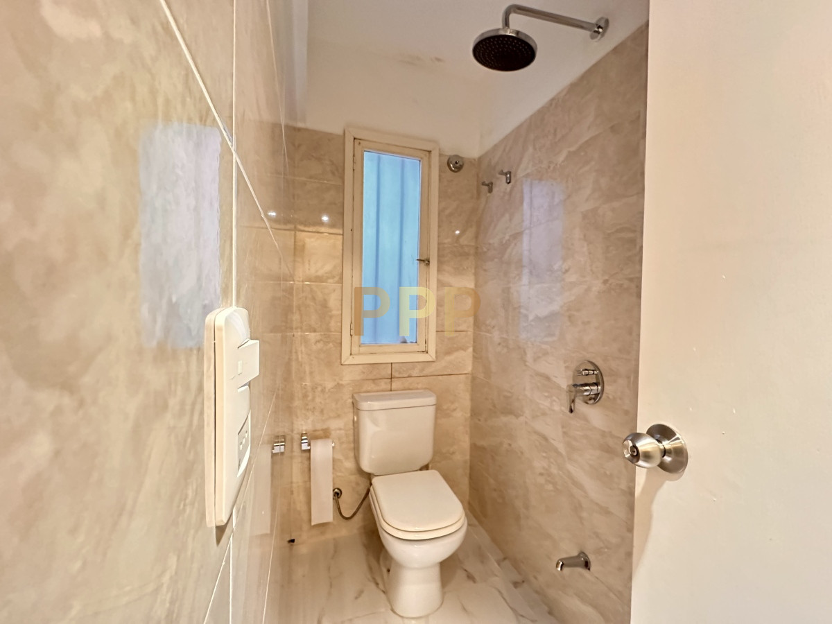 Local Comercial ID.4052 - En venta, local en el centro de Maldonado.