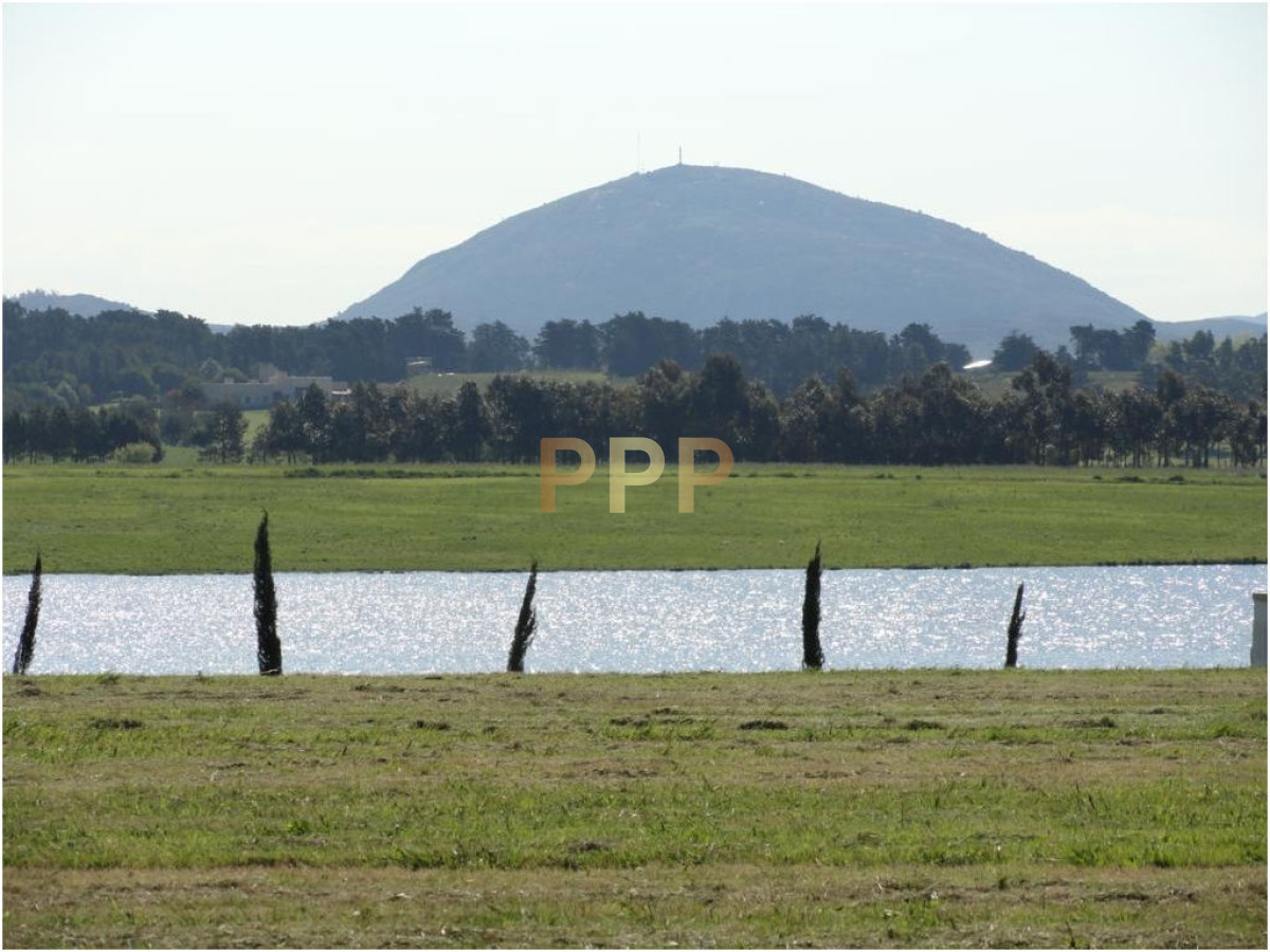 Terreno ID.1992 - Terreno en Punta del Este, Ruta Interbalnearia