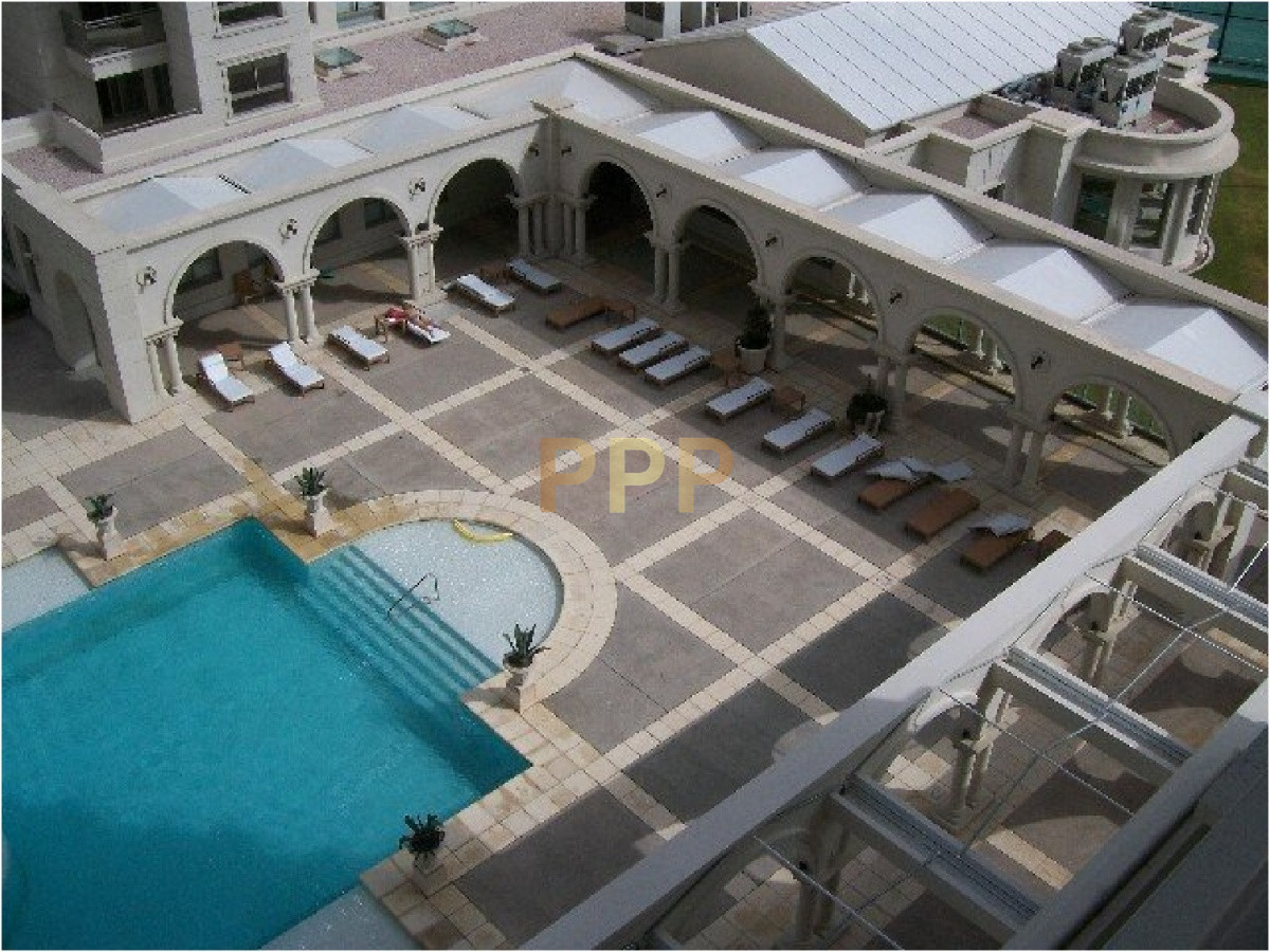 Apartamento ID.2338 - Apartamento de 3 dormitorios, primera linea frente al mar, en alquiler y venta, Punta del Este