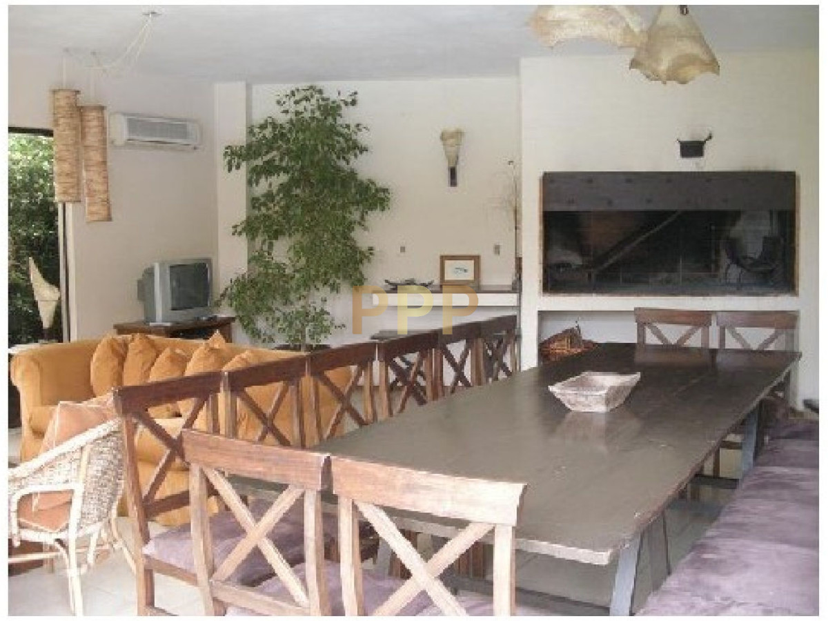 Apartamento ID.2712 - En alquiler, piso alto , primera línea sobre la brava!!!