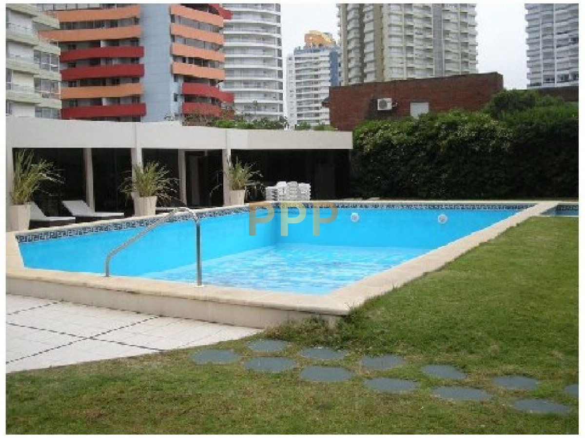 Apartamento ID.2712 - En alquiler, piso alto , primera línea sobre la brava!!!