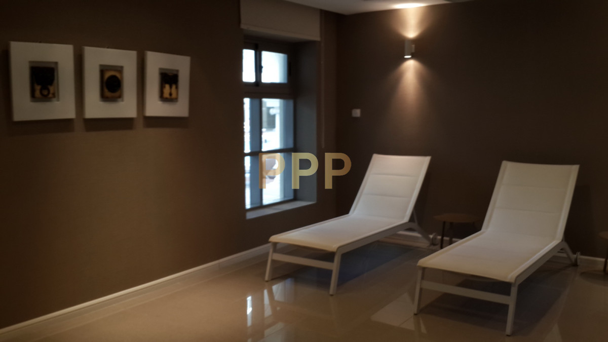 Apartamento ID.2338 - Apartamento de 3 dormitorios, primera linea frente al mar, en alquiler y venta, Punta del Este