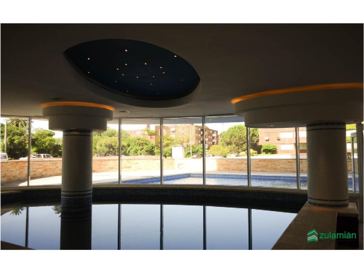 Apartamento ID.209 - Apartamento en Alquiler a una cuadra del mar (Playa Mansa)  en torre nueva, con todos y excelentes servicios .